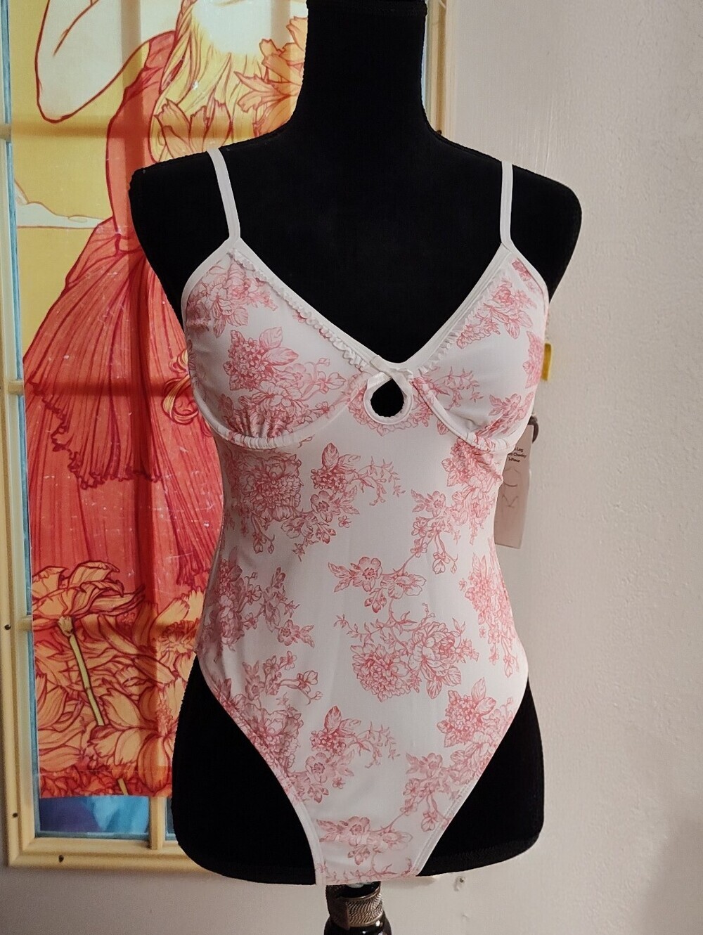 White & Pink Floral Lace-Trim Underwire Bathing Suit 🩷 🤍